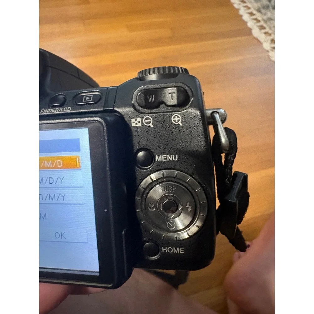 Sony Cyber-shot DSC-H9 8.1MP Digital Camera 15x Zoom Carl Zeiss Black Lowepro